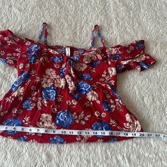 American Rag red floral off shoulder ruffle top size small - Picture 14 of 16